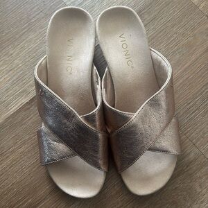 Vionic Rosegold Sandals